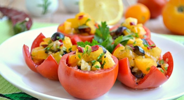 Сальса из желтых помидоров с виноградом