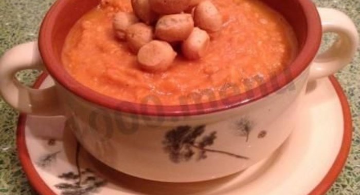 Суп-пюре из нута и томатов