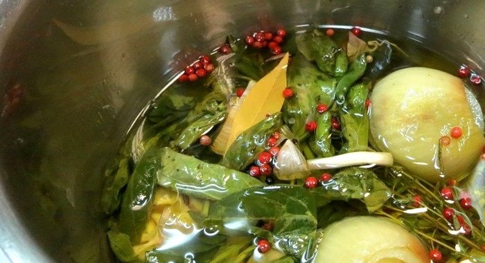 Ароматное масло с травами и чесноком