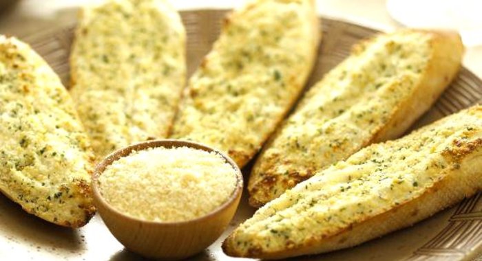 Чесночные хлебцы с сыром