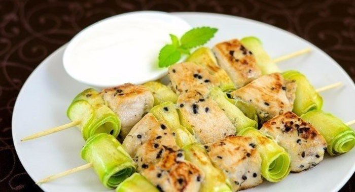 Куриная грудка с кабачками