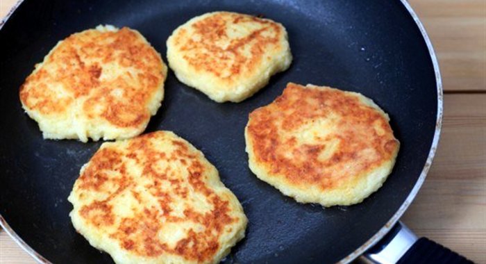 Картофельные оладьи с грюйером