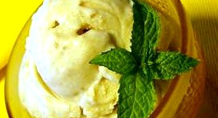 Мороженое с фруктами