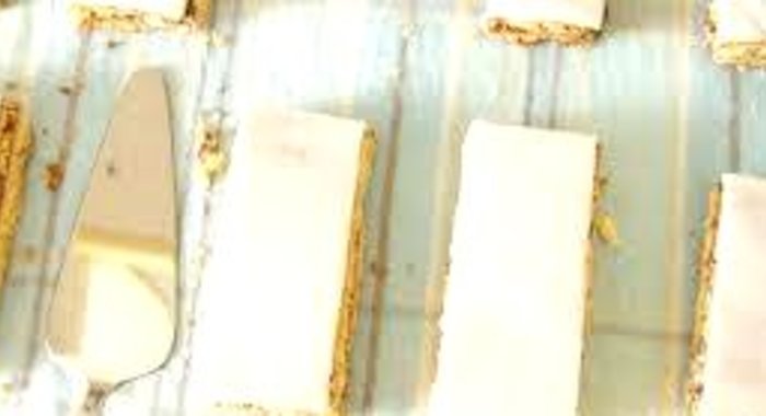 Бисквитное сметанное пирожное с помадкой