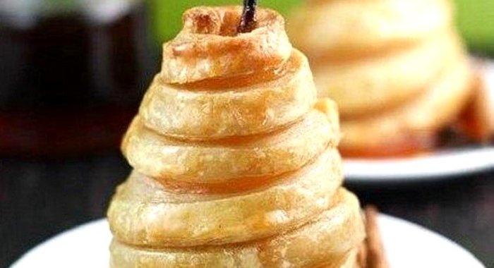 Медовые груши в слоеном тесте