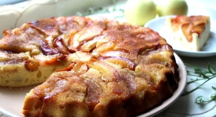 Постный яблочный пирог-перевертыш