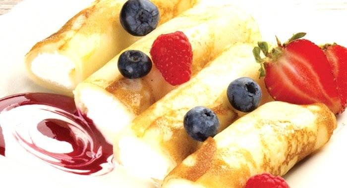 Блинчики с творогом и ягодами