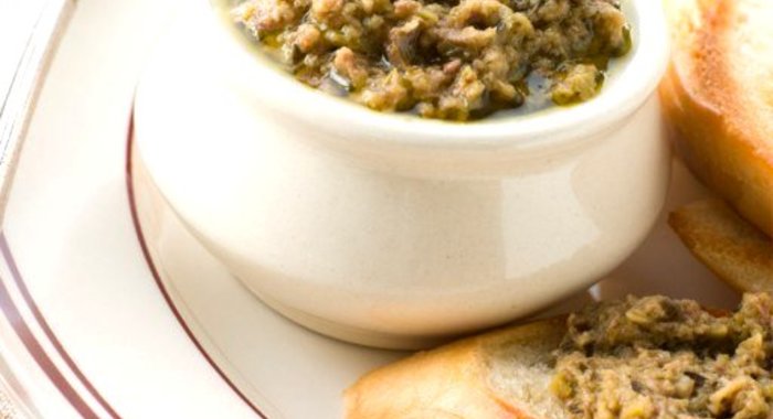 Тапенад из зеленых оливок