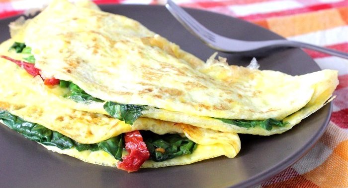 Омлет со шпинатом и сыром