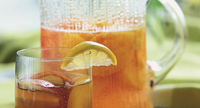 Компот из персиков с имбирем