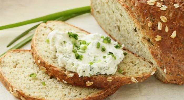 Хлеб из овсяных хлопьев с зеленью