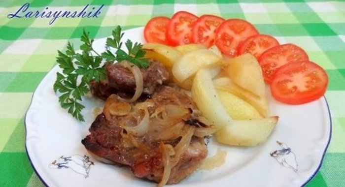 Свинина в маринаде с соусом Наршараб