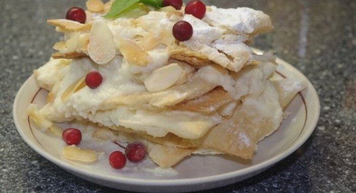 Слойки с кремом патисьер