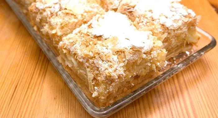 Слоеное пирожное с яблоками