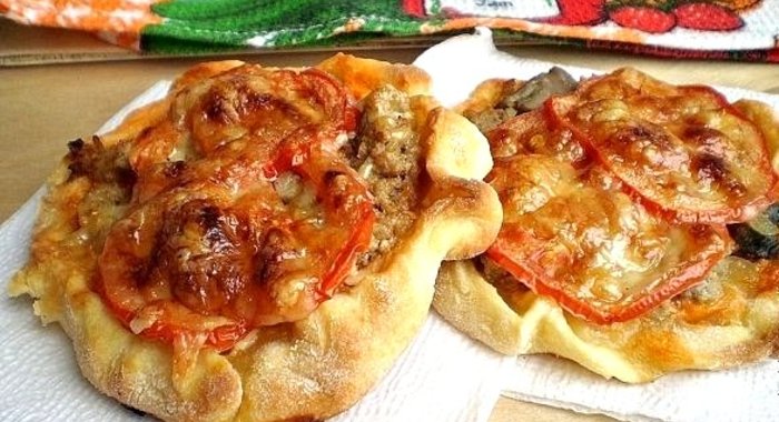 Пицца с фаршем и грибами