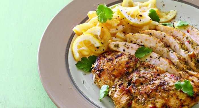 Куриное филе в маринаде чермула