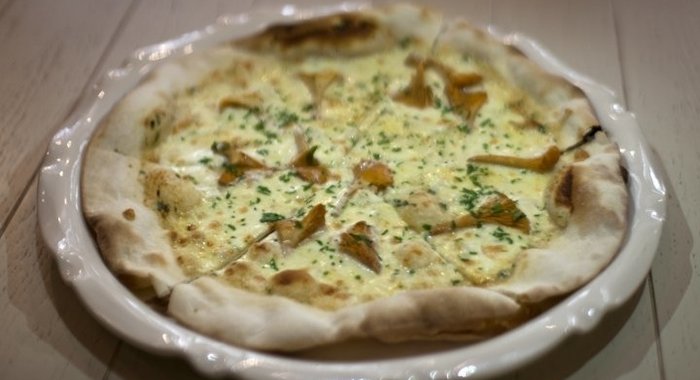 Пицца с лисичками