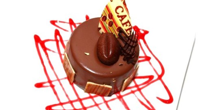 Шоколадно-кофейные пирожные в глазури