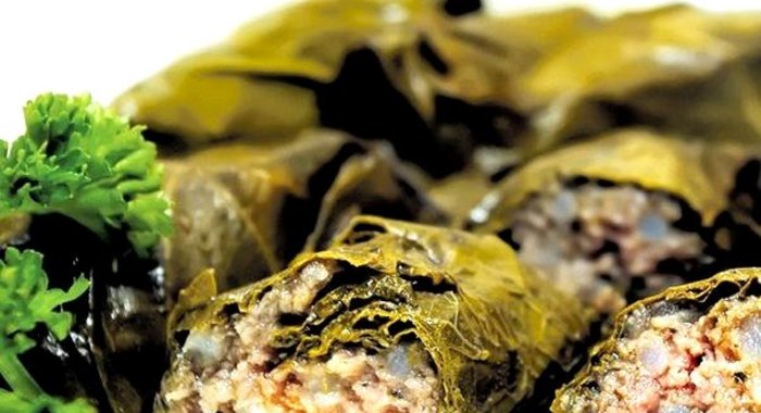 Фаршированные виноградные листья (Долма)