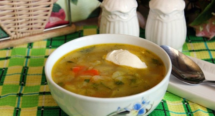 Летние щи из молодой капусты со сладким перцем