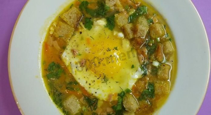 Суп-пюре с ветчиной и яйцом