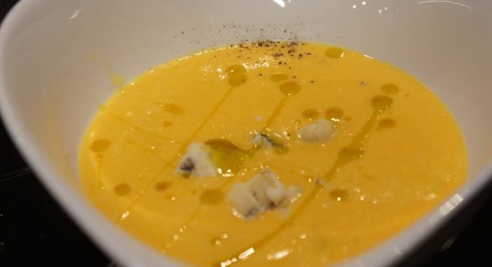 Суп-пюре из тыквы с мягким сыром