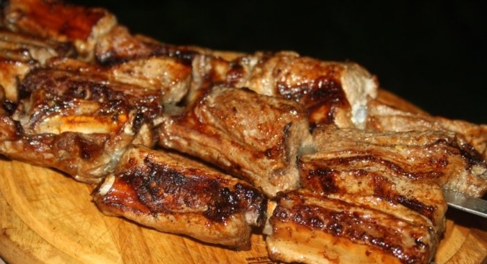 Шашлык из свиных ребрышек (в быстром маринаде)