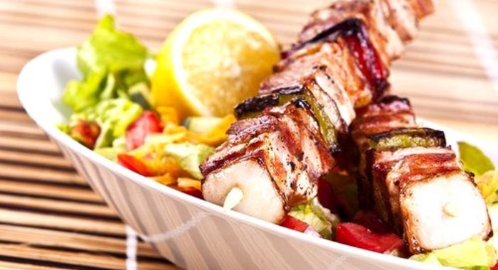 Свиные шашлыки по‑тоскански с лимонной цедрой