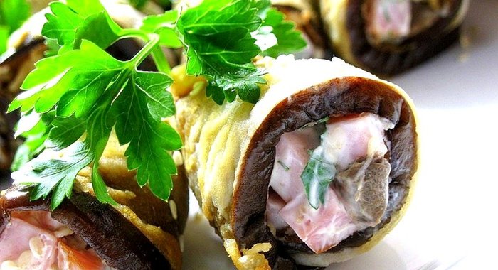 Рулеты с грибами из баклажанов