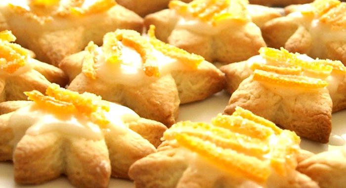 Печенье с апельсиновой глазурью и цукатами