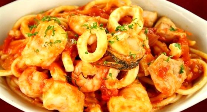 Кальмары с красным вином