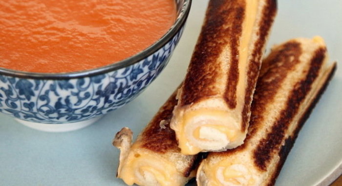 Хлебные рулетики с сыром