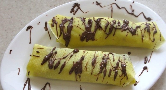 Блинчики с шоколадом и бананом