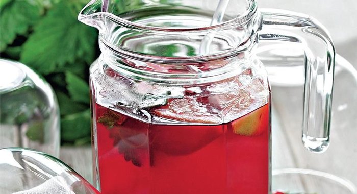 Ягодный компот с травами