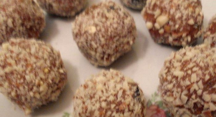 Пирожные с орехами и сухофруктами