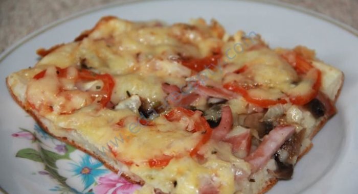 Пицца на жидком тесте на кефире без дрожжей