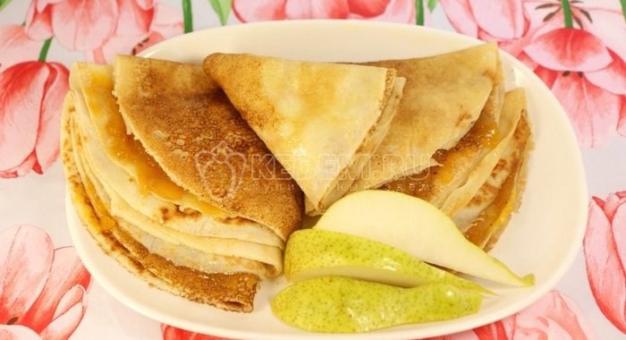 Блины с грушевым джемом