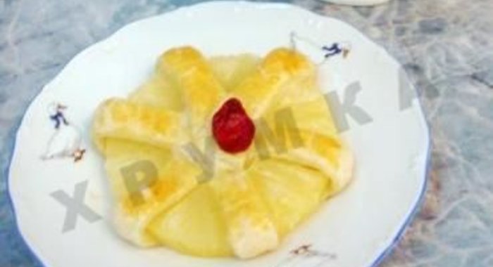 Пирожное фруктовое Цветы из ананаса