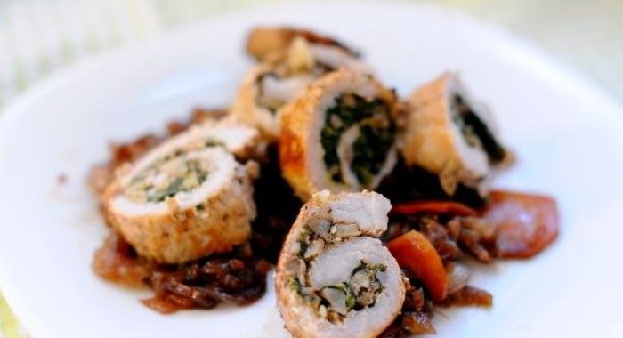 Мясные рулетики со шпинатом