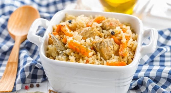 Плов в утятнице с курицей