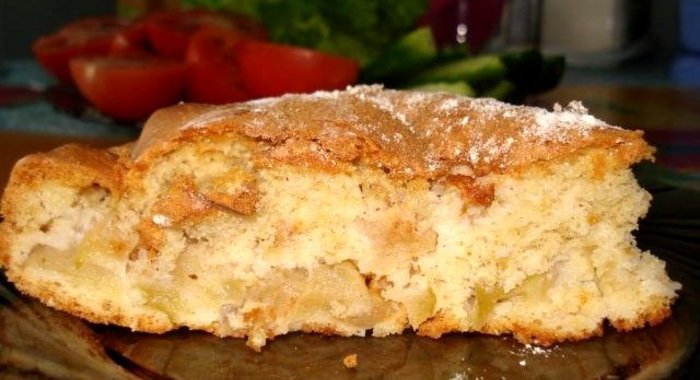 Ореховый пирог с бананом и грушей