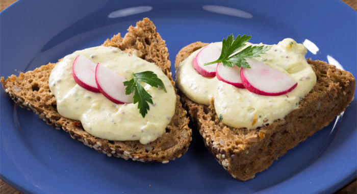 Бутерброд с сыром и яйцом