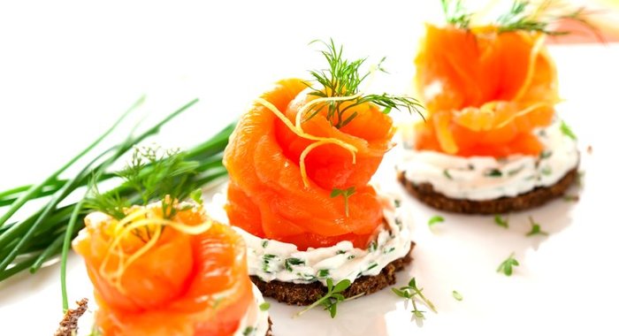 Канапе с лососем
