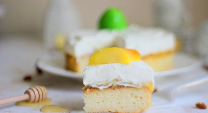 Торт «Медовое яблочко в орехах»