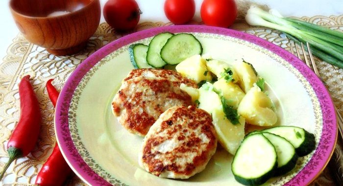 Котлеты из индейки с кабачками