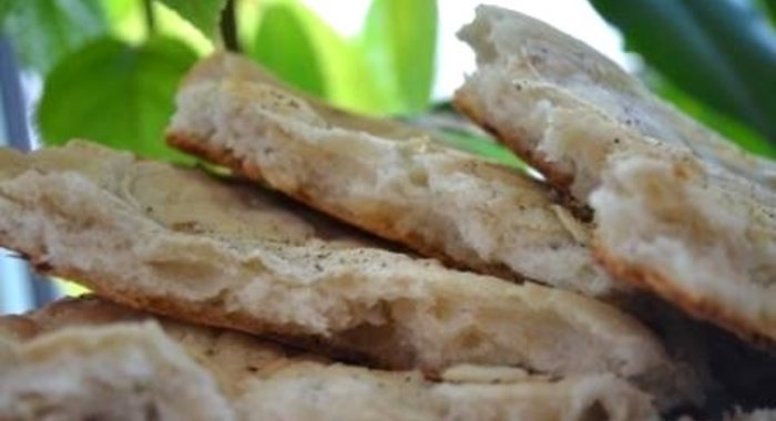 Луковая лепешка-хлеб