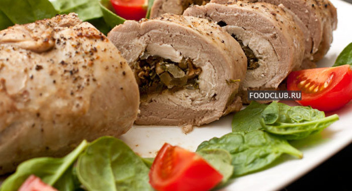 Рулет из свинины с курицей и грибами