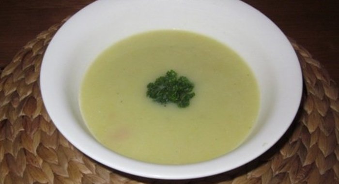 Суп-пюре из лука порея с беконом
