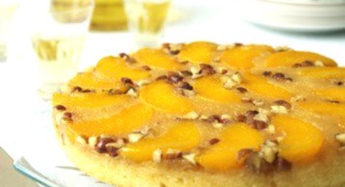 Пирог с нектаринами и мускатным орехом