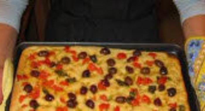 Фокачча с розмарином и фокачча с оливками и томатами